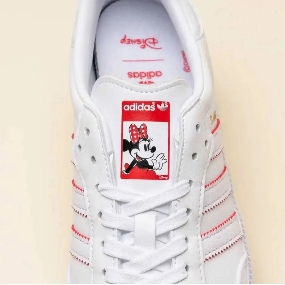 [NEW]‎ Men's adidas Samba Vegan x Minnie Shoes White GY1890